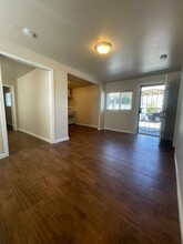 856 Central Ave-Unit -856 1/2 in Hollister, CA - Building Photo - Building Photo