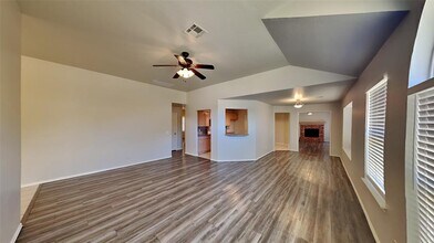 2013 Cedar Meadow Ln in Edmond, OK - Building Photo - Building Photo