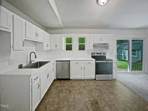 709 Wendy Way in Durham, NC - Foto de edificio - Building Photo