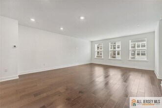 46 Mariveles Wy in Tinton Falls, NJ - Building Photo - Building Photo