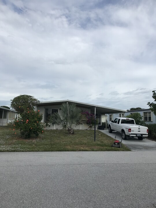 6969 SE Congress St in Hobe Sound, FL - Foto de edificio