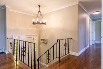 73 Paschal Dr in Milford, CT - Foto de edificio - Building Photo
