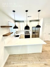 210 D St in Roseville, CA - Foto de edificio - Building Photo