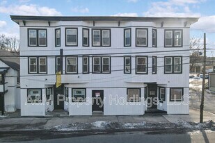 147 N 9th St in Stroudsburg, PA - Building Photo