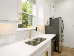 5849 Millar Dr in Dallas, TX - Building Photo - Building Photo