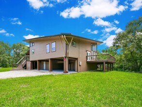 9502 FM 1462 in Alvin, TX - Building Photo - Building Photo