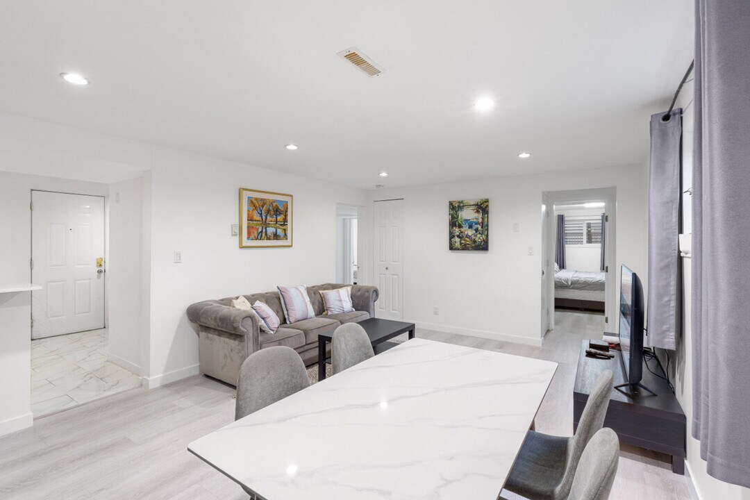 2596 E 18th Ave in Vancouver, BC - Building Photo