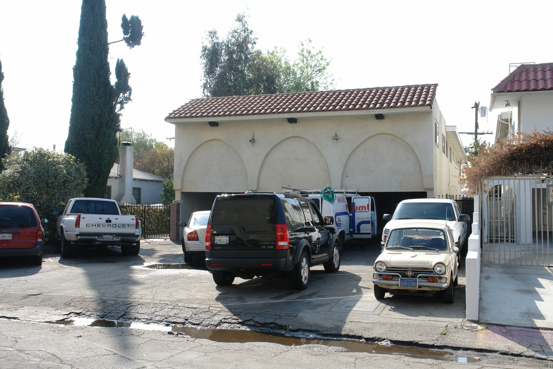 14624 Gault St in Van Nuys, CA - Building Photo