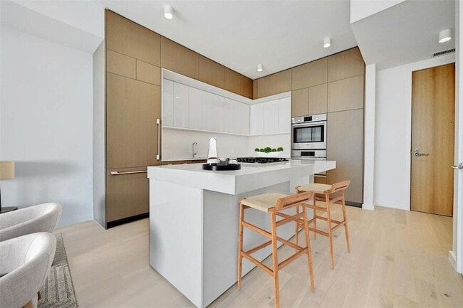 property at 313 W 17th St