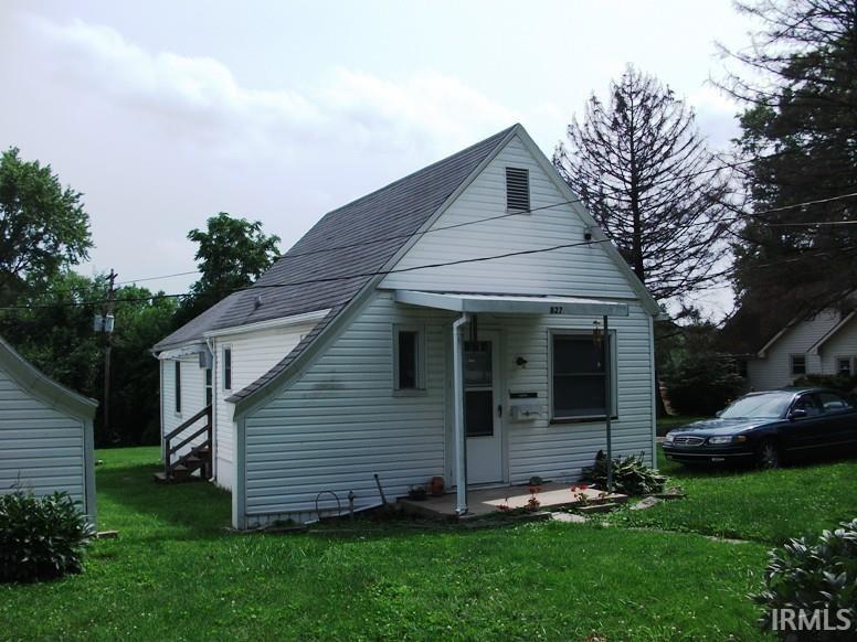 827 W 1st St in Bloomington, IN - Building Photo