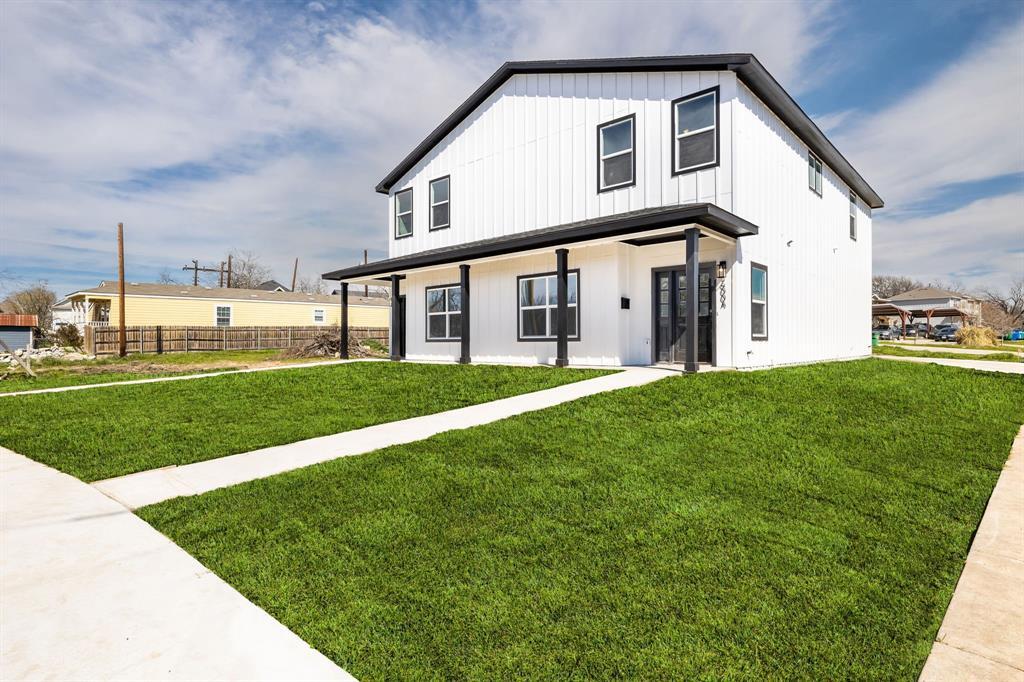 600 Kimbro St in Taylor, TX - Building Photo