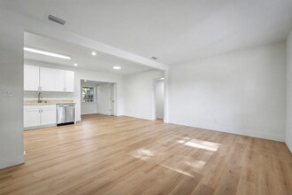 5827 Ansley St in Jacksonville, FL - Building Photo - Building Photo