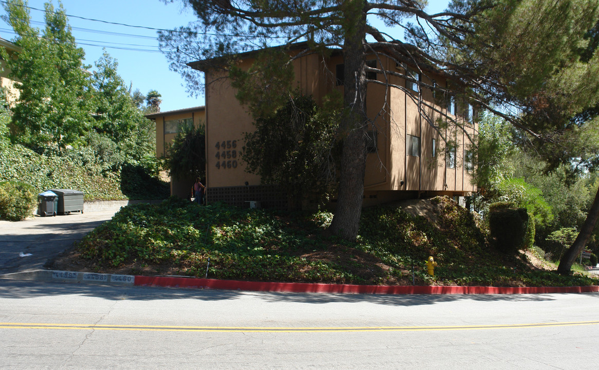 4470 Rockland Pl in La Canada Flintridge, CA - Foto de edificio