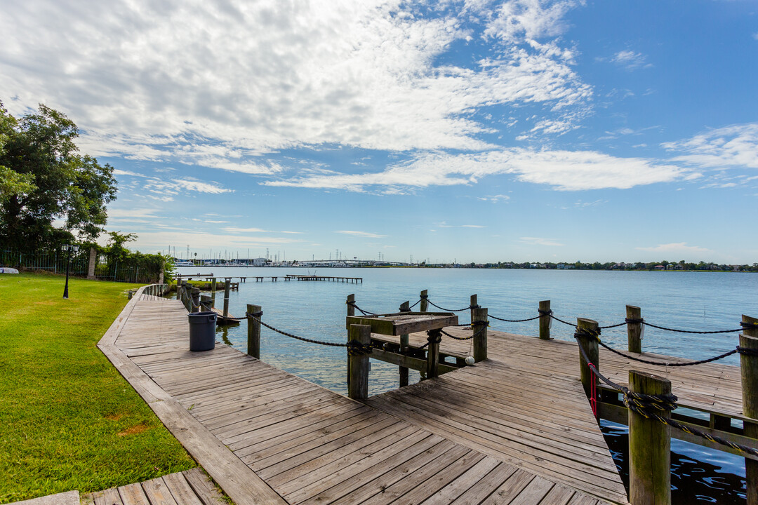 Pirates Landing in Seabrook, TX - Building Photo