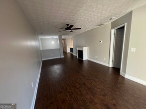 333 Tara Commons Cir in Loganville, GA - Foto de edificio - Building Photo