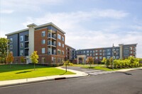 Icon Riverwalk 55+ Active Adult Apartment Homes in Plainsboro, NJ - Foto de edificio - Building Photo