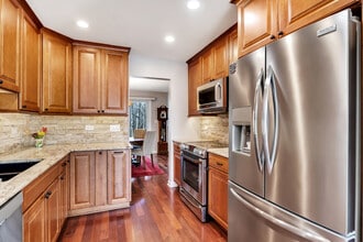 66 Hunt Trail in Lake Barrington, IL - Building Photo - Building Photo