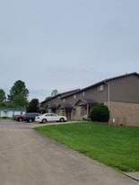 Knotts / Camelot Apartments in Parkersburg, WV - Building Photo