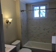 1085 Highland Ave in Abington, PA - Foto de edificio - Building Photo