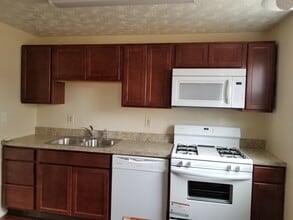 2062 Elm Trace St in Youngstown, OH - Building Photo - Building Photo
