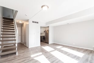 745 W Gordon Ter, Unit 206 in Chicago, IL - Building Photo