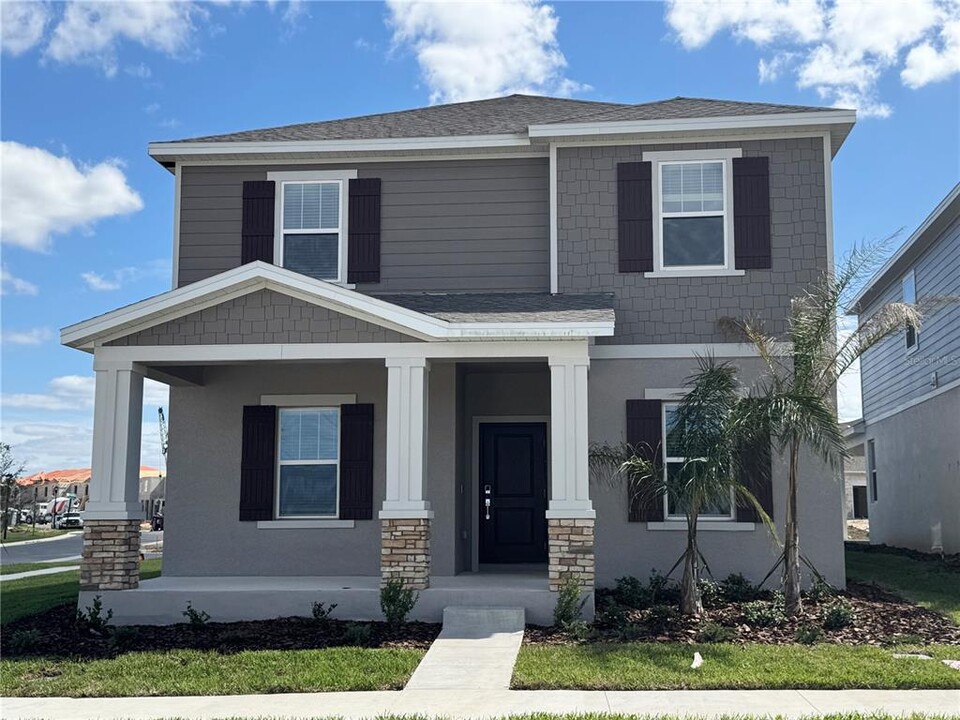 6331 Blissful St in Clermont, FL - Foto de edificio