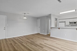 804 Claytor Sq in Blacksburg, VA - Building Photo - Building Photo