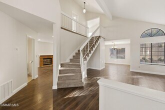 26916 Lost Oak Ct in Agoura Hills, CA - Building Photo - Building Photo