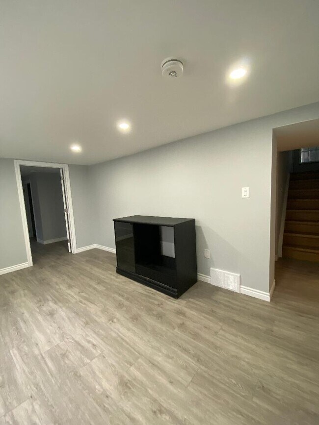 25 Broadleaf Pl in Kitchener, ON - Building Photo - Building Photo