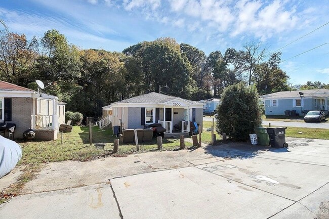 2300 Augusta St in Charlotte, NC - Building Photo - Building Photo