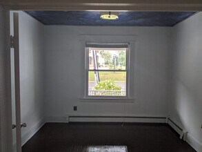 17 Somerset St, Unit 1 in Somerville, NJ - Foto de edificio - Building Photo