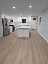 676 El Centro in Longboat Key, FL - Building Photo - Building Photo