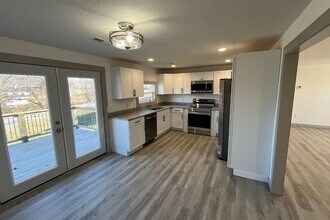 424 N Clay St in Marshfield, MO - Building Photo - Building Photo