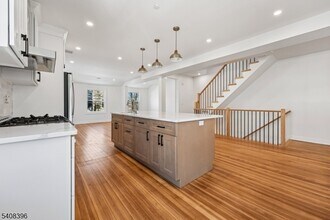 30 Woodland Ave in Summit, NJ - Building Photo - Building Photo