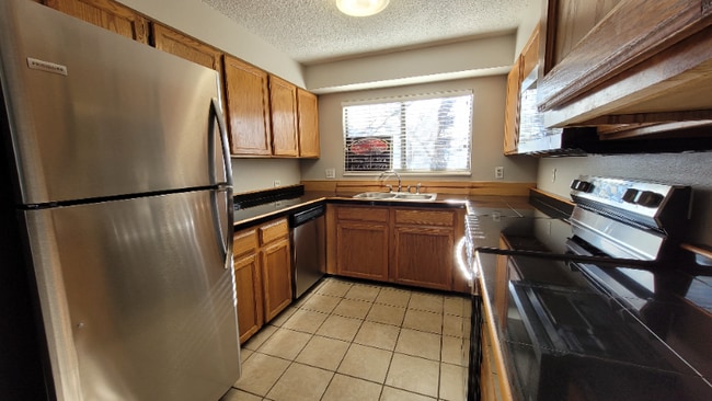 324 Wright St in Lakewood, CO - Building Photo - Building Photo