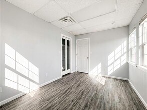 4615 Heron St in Hitchcock, TX - Building Photo - Building Photo