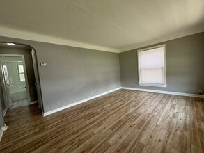 10601 Penfield Ave in Garfield Heights, OH - Building Photo - Building Photo