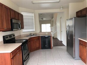9817 Carlsdale Dr in Riverview, FL - Building Photo - Building Photo
