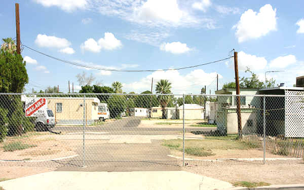 Camalback Trails Mhp in Phoenix, AZ - Building Photo - Building Photo