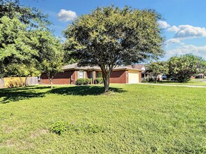 177 Spring Branch Loop in Kyle, TX - Building Photo - Building Photo