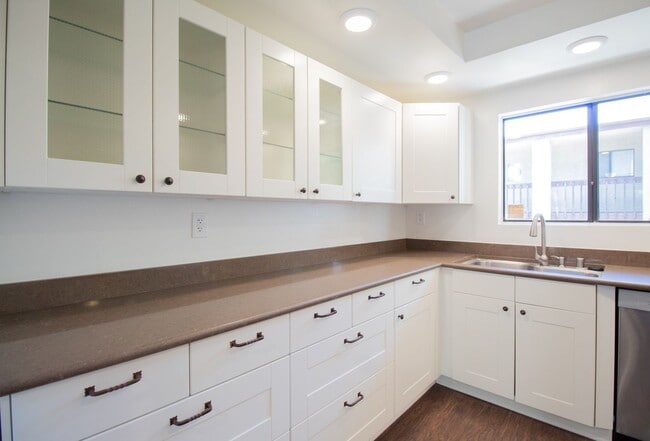 2001 E 21st St, Unit 0242 in Signal Hill, CA - Building Photo - Building Photo