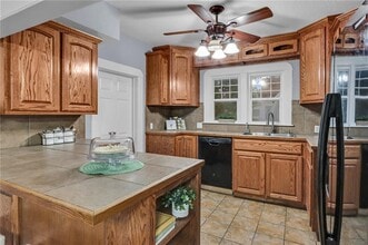 722 S College St in Siloam Springs, AR - Building Photo - Building Photo