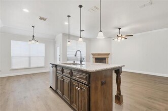 3049 Waterfall Dr in Fort Worth, TX - Building Photo - Building Photo