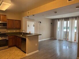 13951 Sherman Way, Unit 309 in Van Nuys, CA - Building Photo