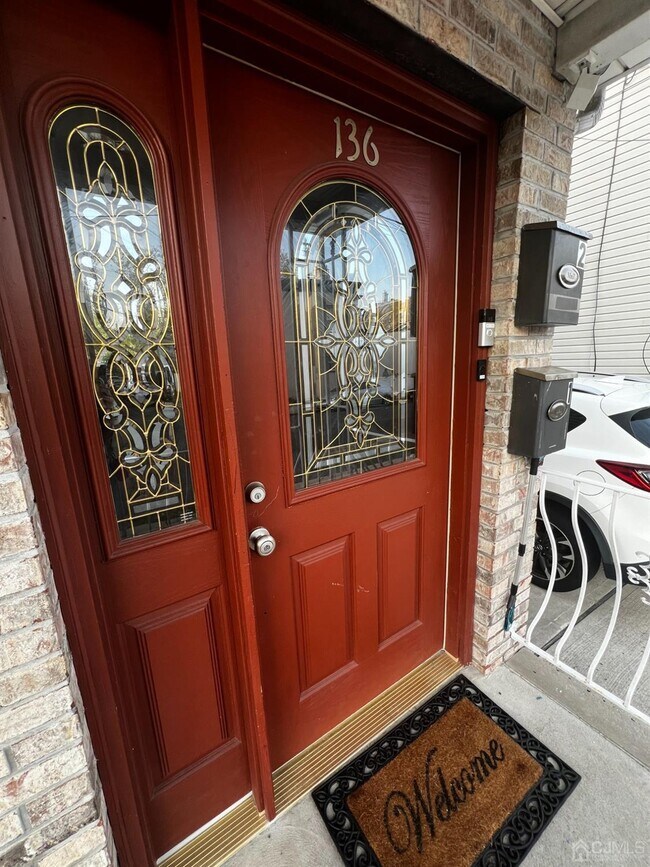 136 Pearl Pl, Unit 2 in Perth Amboy, NJ - Building Photo - Building Photo