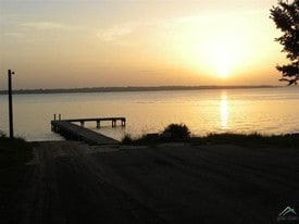 20973 Lakeview Dr in Flint, TX - Building Photo