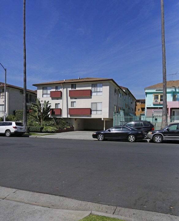 415 S St Andrews Pl in Los Angeles, CA - Foto de edificio