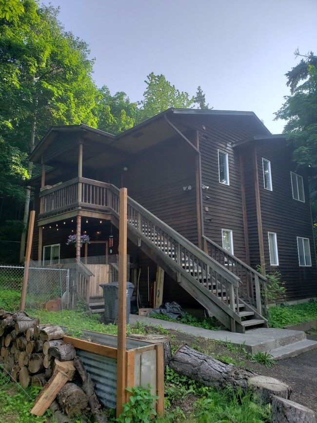 317 E C St in Moscow, ID - Building Photo - Building Photo