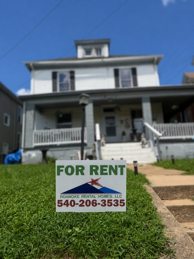 property at 2125 Orange Ave NW
