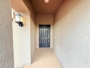 7381 Fairgrove Ave in Windermere, FL - Foto de edificio - Building Photo